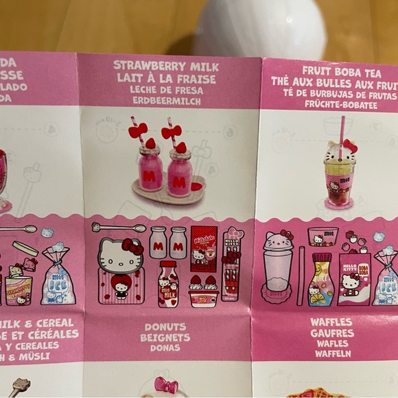 New mini verse hello kitty strawberry milk mini food set - Picture 6 of 6